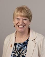 Headshot of Kristie Loescher.